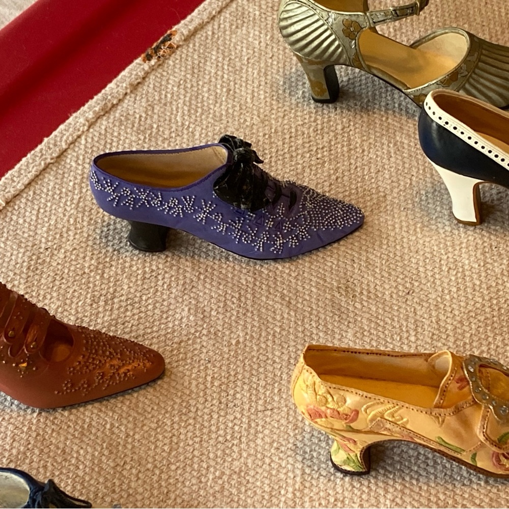 Just The Right Shoe, lot of 8